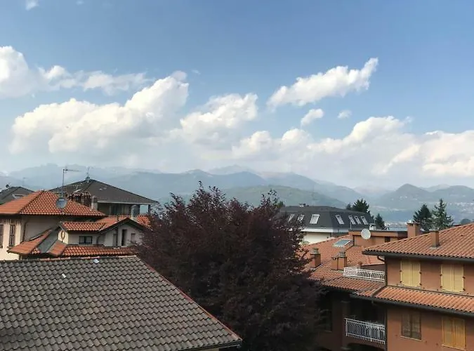 A Casa Di Chiara * Стреза